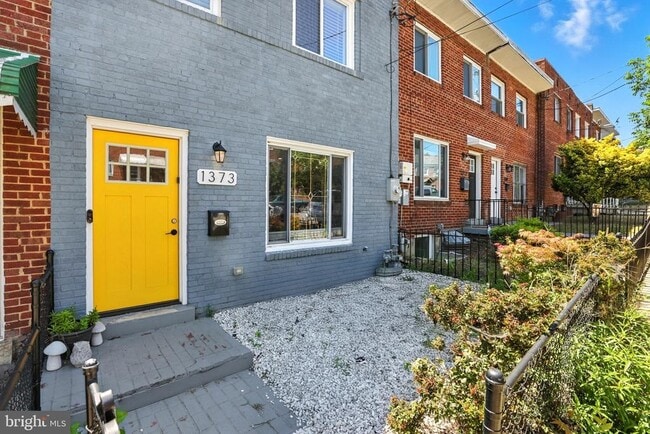 property at 1373 Adams St NE