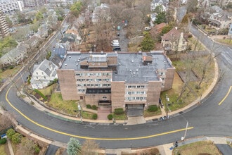 Buckfield House in White Plains, NY - Foto de edificio - Building Photo