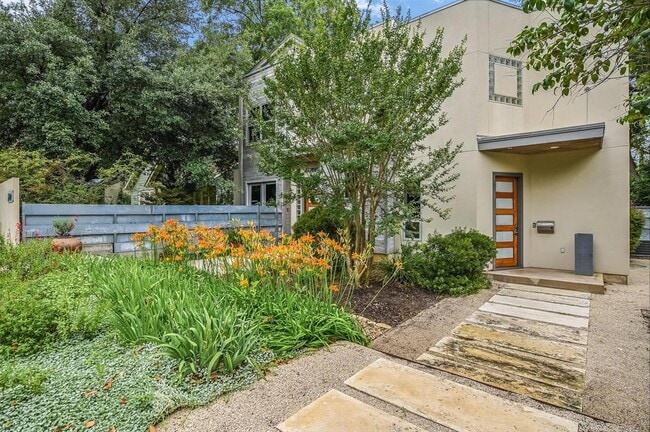 property at 2822 Wooldridge Dr