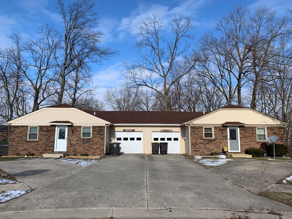 5715 Bluebird Ct in Fort Wayne, IN - Building Photo