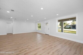 4308 Worth Dr E in Jacksonville, FL - Building Photo - Building Photo