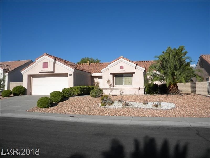 3001 Lotus Hill Dr in Las Vegas, NV - Building Photo