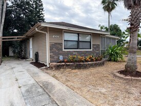 4042 Boulder Dr in New Port Richey, FL - Building Photo