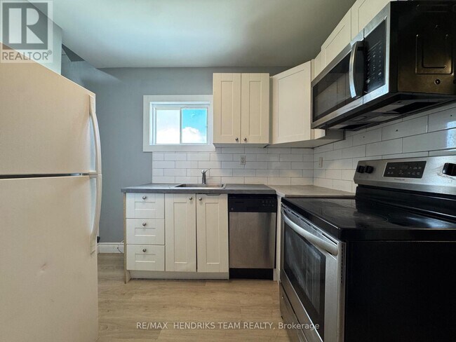 130 York St in St Catharines, ON - Building Photo - Building Photo