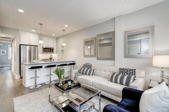 3918 W St NW in Washington, DC - Building Photo - Building Photo