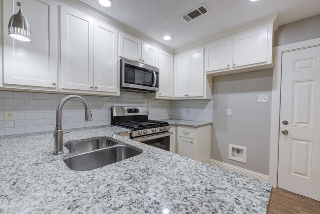 6522 Linden St in Houston, TX - Foto de edificio - Building Photo