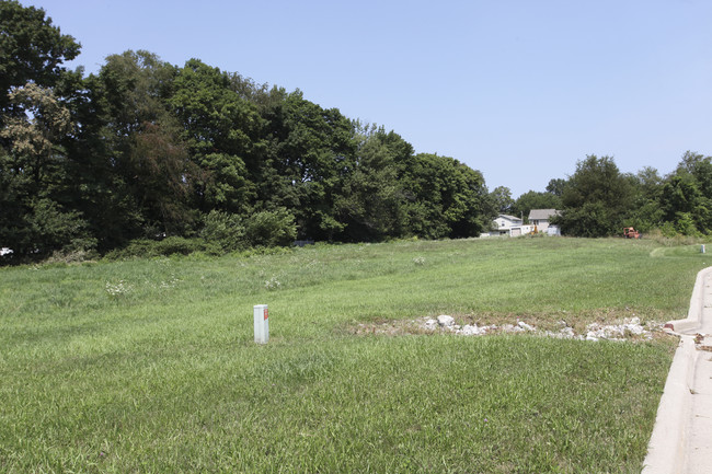 Westwind Village Apartments in Valparaiso, IN - Building Photo - Building Photo