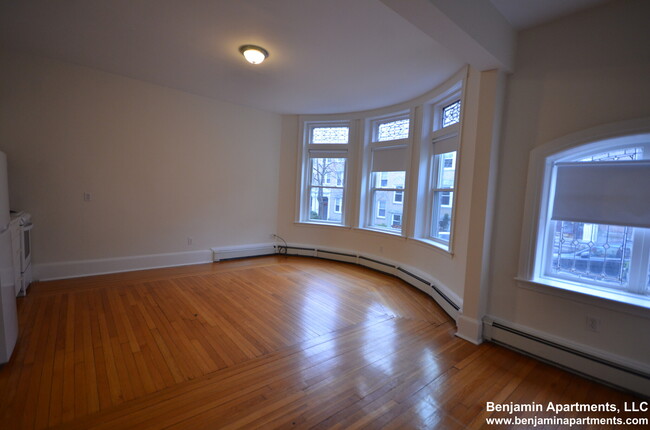 17 Fairbanks St, Unit 12A in Brookline, MA - Foto de edificio - Building Photo