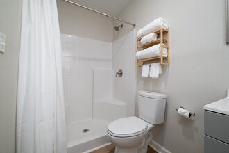 1528 E Devine St in Tyler, TX - Building Photo - Building Photo