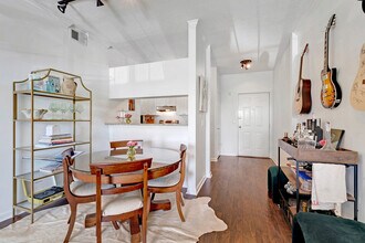 2025 Woodmont Blvd, Unit 331 in Nashville, TN - Foto de edificio - Building Photo