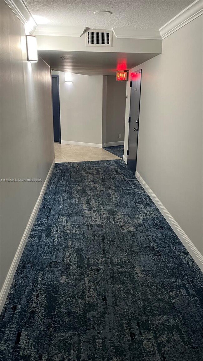 1361 S Ocean Blvd in Pompano Beach, FL - Building Photo - Building Photo
