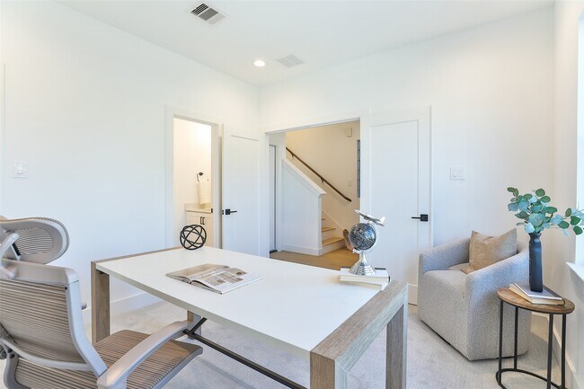 property at 1020 W 15th 1/2 St