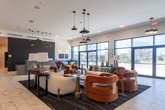 Global Houston in Houston, TX - Building Photo - Interior Photo