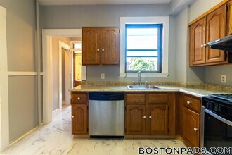 24 Leamington Rd in Boston, MA - Foto de edificio - Building Photo