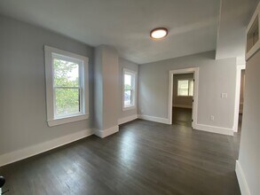116 Marginal St, Unit 1 in Boston, MA - Building Photo - Building Photo