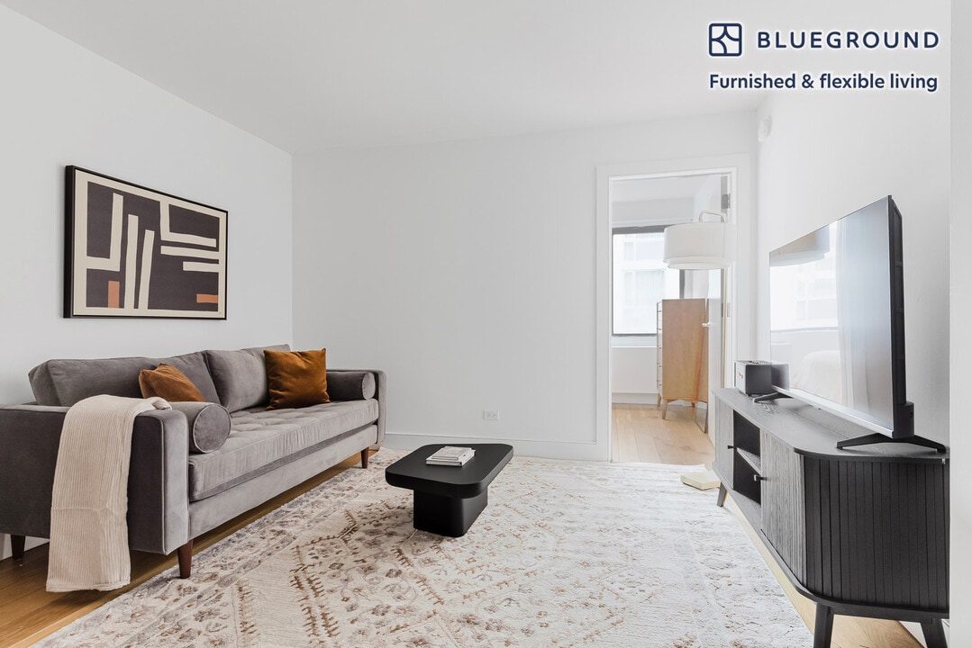 230 E 44th St in New York, NY - Building Photo