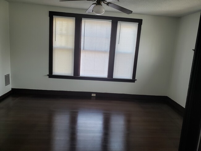 74 4th St, Unit 2nd floor in Hamden, CT - Building Photo - Building Photo