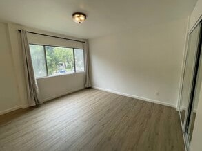 13118 Riverside Dr, Unit Unit 3 in Sherman Oaks, CA - Building Photo - Building Photo