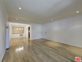 1217 N Crescent Heights Blvd in West Hollywood, CA - Building Photo