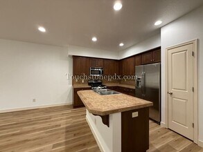 16316 SE Scoria Ln in Damascus, OR - Building Photo - Building Photo