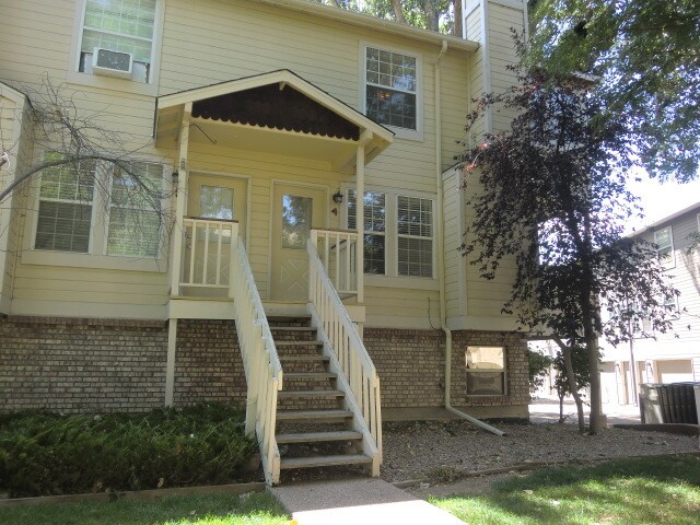 property at 3200 Azalea Dr