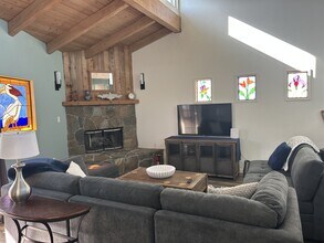 337 Highland Dr in Oxnard, CA - Building Photo - Building Photo