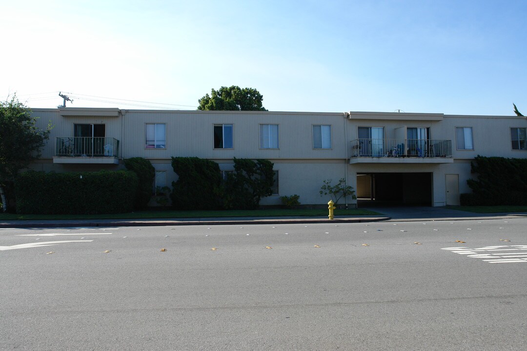 438 E 16th Ave in San Mateo, CA - Building Photo