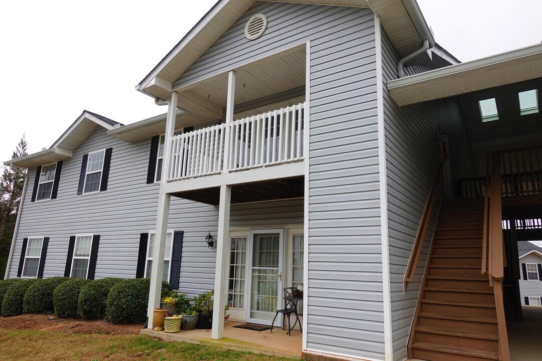 205 Pelham Square Way in Greer, SC - Building Photo
