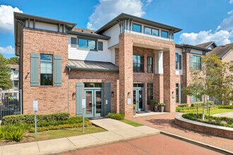 Townhomes at Woodmill Creek in The Woodlands, TX - Foto de edificio - Building Photo