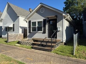 1402 Ekin Ave in New Albany, IN - Building Photo