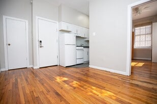 1114 Spruce St in Philadelphia, PA - Building Photo