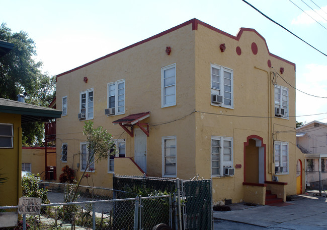 1860 NW 1st St in Miami, FL - Foto de edificio - Building Photo