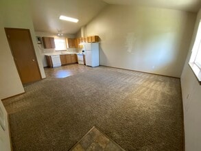 1001 E 19th Ave in Ellensburg, WA - Building Photo - Building Photo