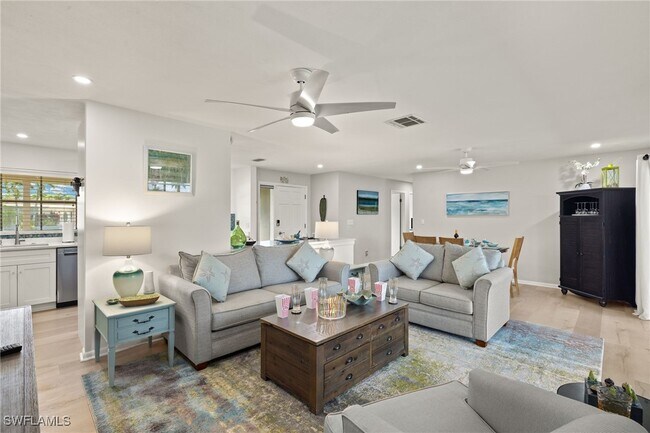 3021 SE 17th Ave in Cape Coral, FL - Foto de edificio - Building Photo