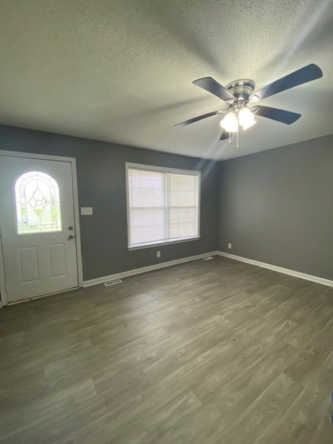 431 Filmore Road in Oak Grove, KY - Building Photo - Building Photo