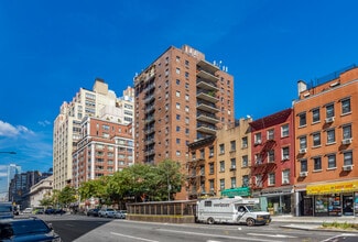 370 West 30th Street in New York, NY - Building Photo - Building Photo