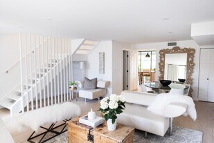 104 Old Meadow Way in Palm Beach Gardens, FL - Building Photo