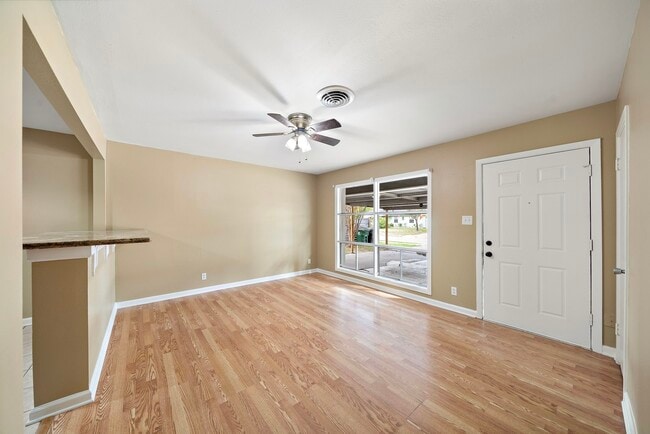 6523 Underhill St in Houston, TX - Building Photo - Building Photo