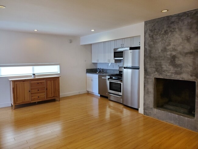 12443 Aneta St in Los Angeles, CA - Building Photo - Building Photo