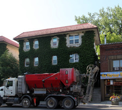1585 Bloor St W in Toronto, ON - Building Photo - Primary Photo