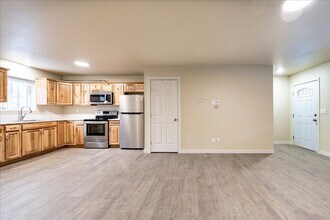 1632 Stacia St in Fairbanks, AK - Building Photo - Building Photo