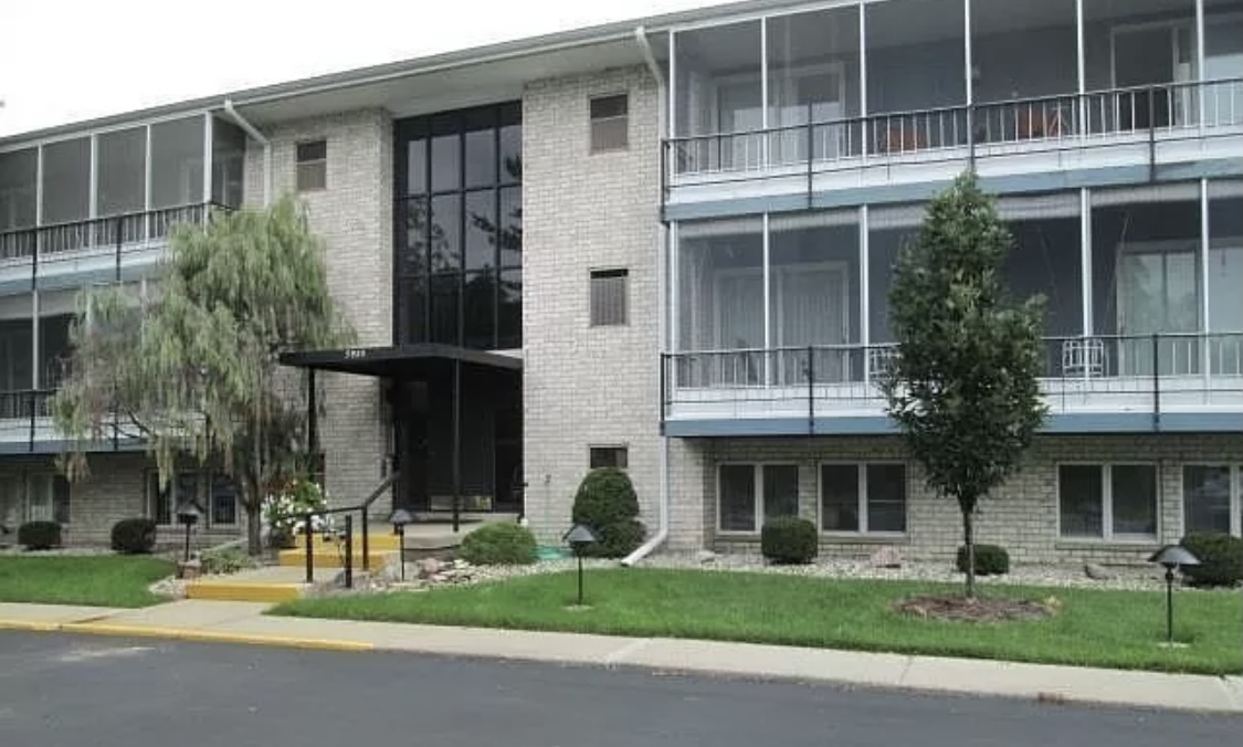 5923 W Michigan Ave, Unit C1 in Saginaw, MI - Building Photo