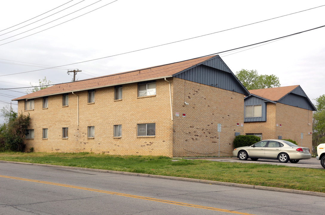 7144-7148 E 10th St in Tulsa, OK - Building Photo