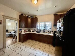 1193 W 35th St in Los Angeles, CA - Building Photo - Building Photo