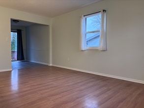 3703 Kalamazoo Ave SE, Unit 3703 in Grand Rapids, MI - Building Photo - Building Photo