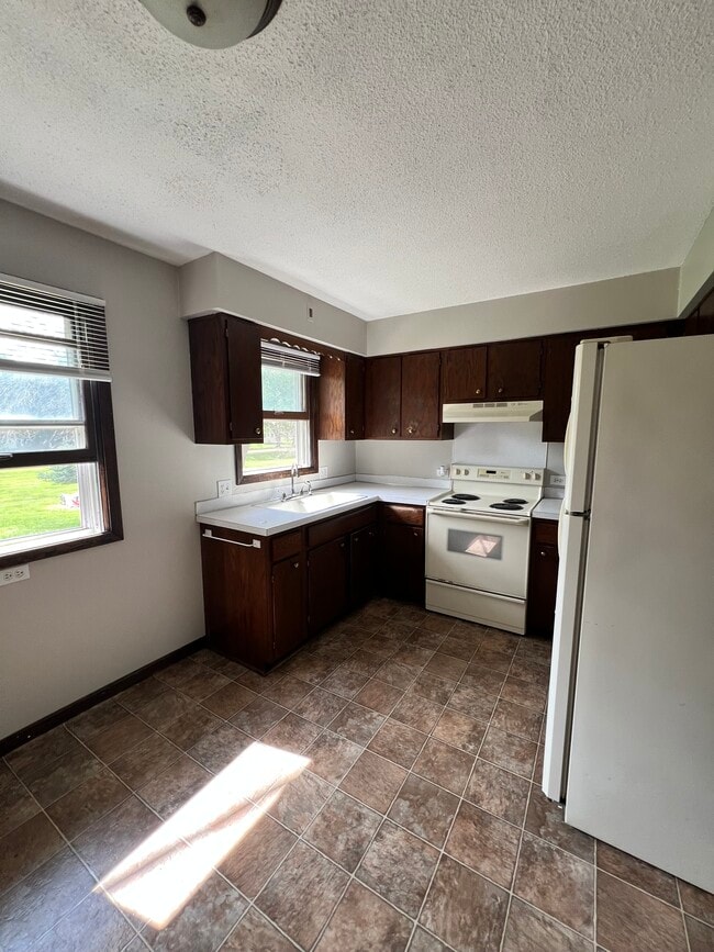 19065 Lena Ave, Unit 4