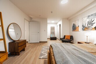 Crossroads Garden Apartments in Bellevue, WA - Foto de edificio - Interior Photo