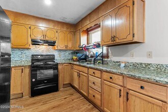 284 Robert Sands Rd in Aberdeen, NC - Building Photo - Building Photo