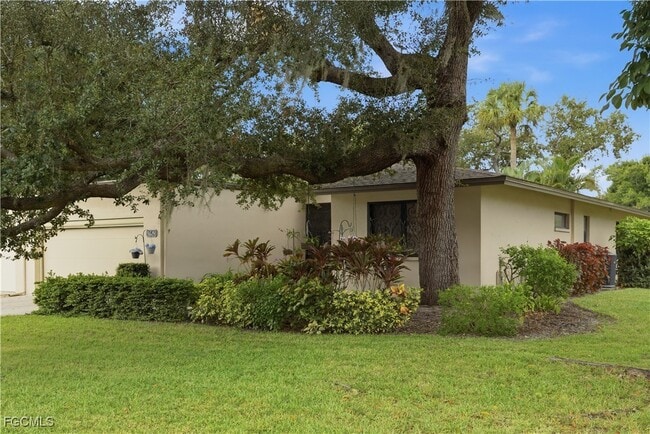 5829 Wild Fig Ln in Ft. Myers, FL - Building Photo - Building Photo