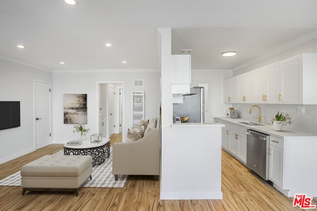 4457 Murietta Ave in Los Angeles, CA - Building Photo - Building Photo